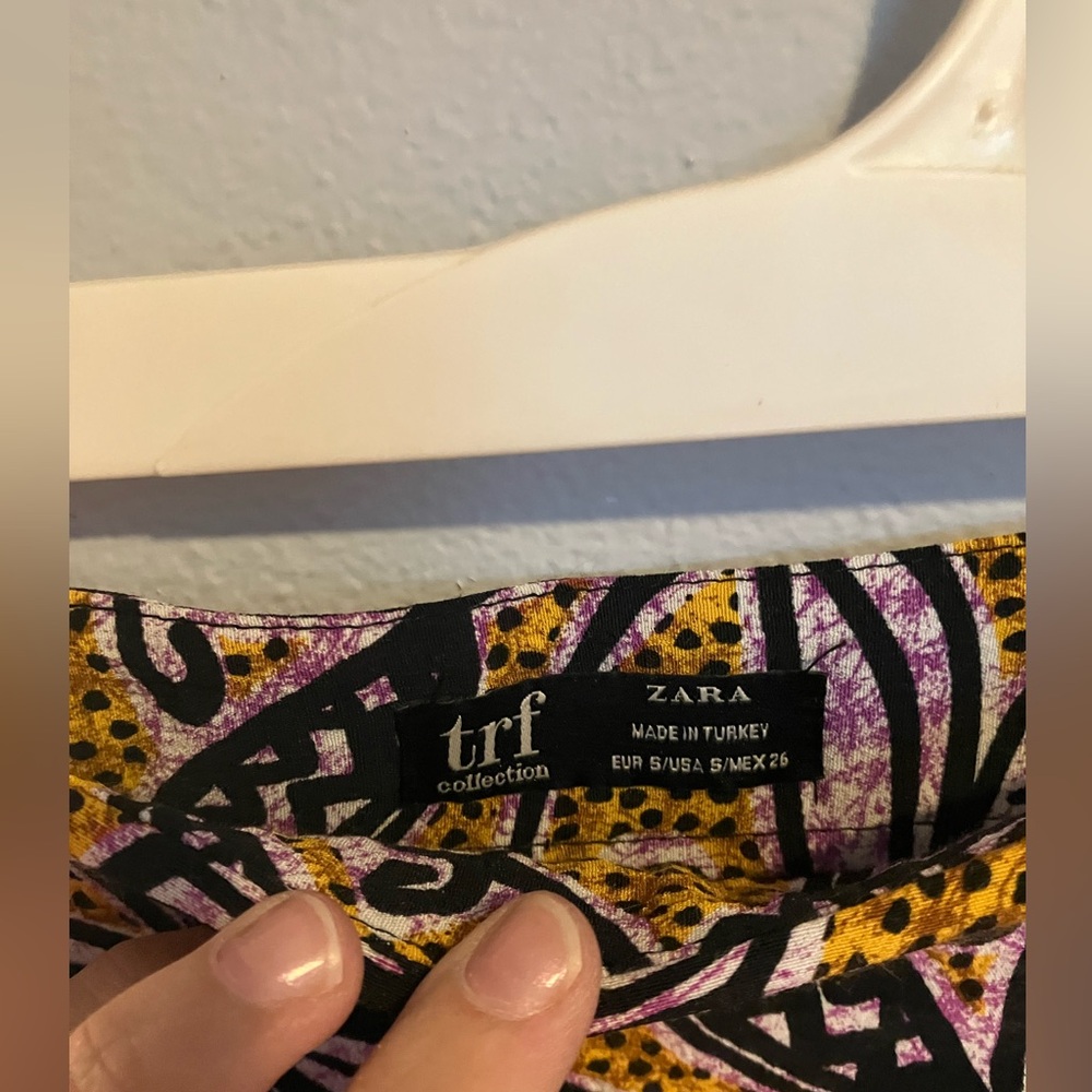 Zara Multicolor Abstract Skirt - Picture 3 of 4